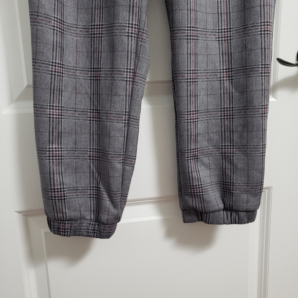 ONE BY CHAPTER ONE Grey Plaid Joggers Pants - Picture 5 of 8